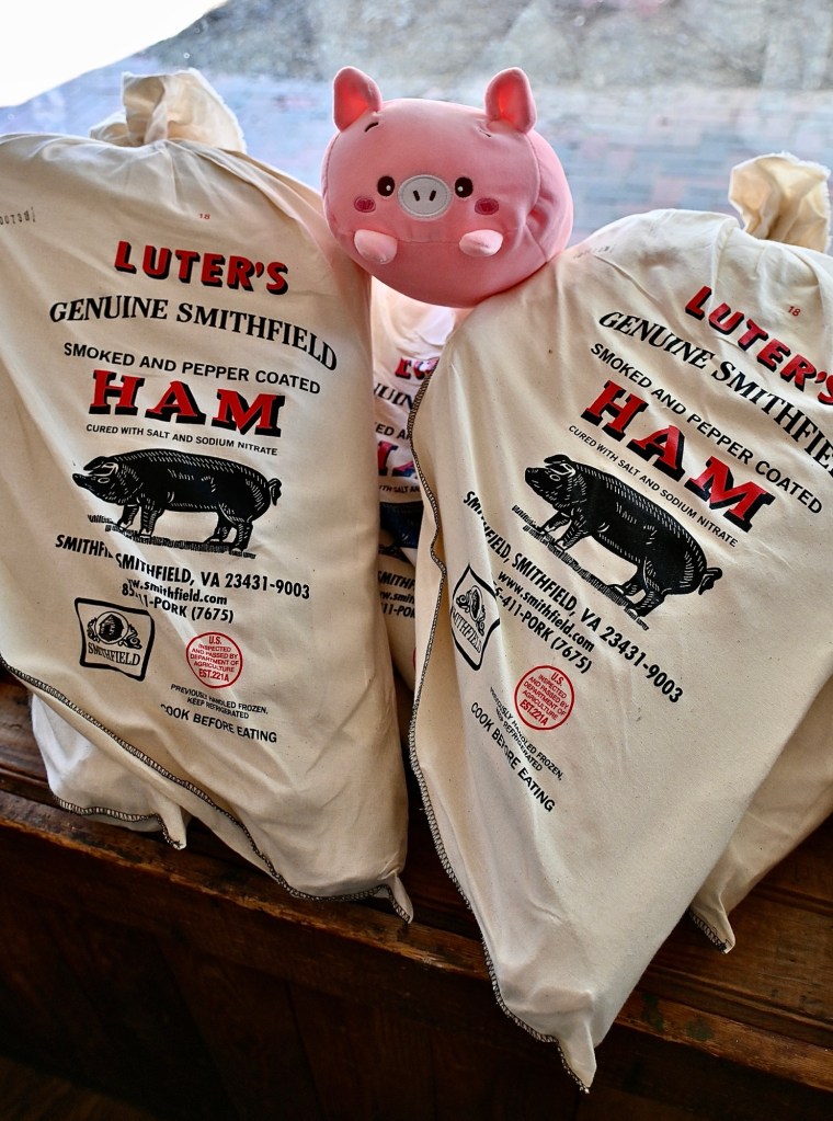 smithfield foods statues joe lutter and Mr gwaltney