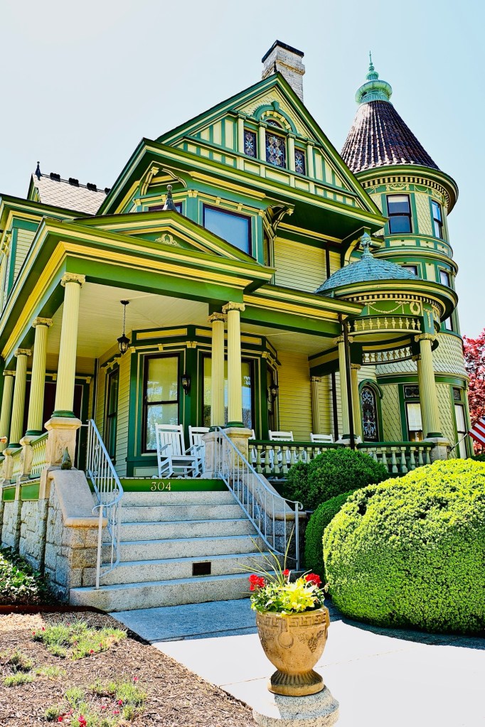 historic houses downtown smithfield virginia