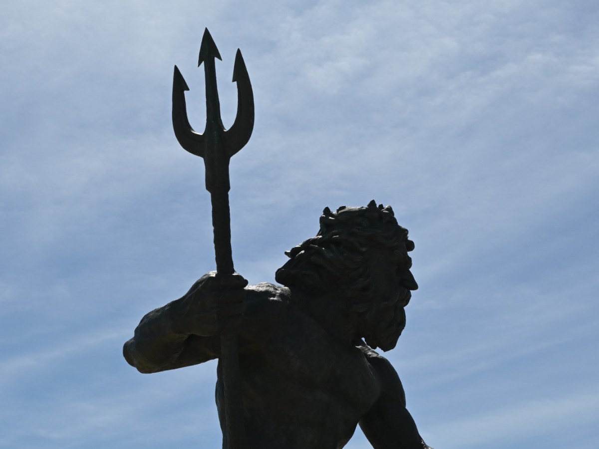 24&nbsp;Hours&nbsp;in&nbsp;Virginia&nbsp;Beach:Food, Frights,&nbsp;and&nbsp;Fireworks